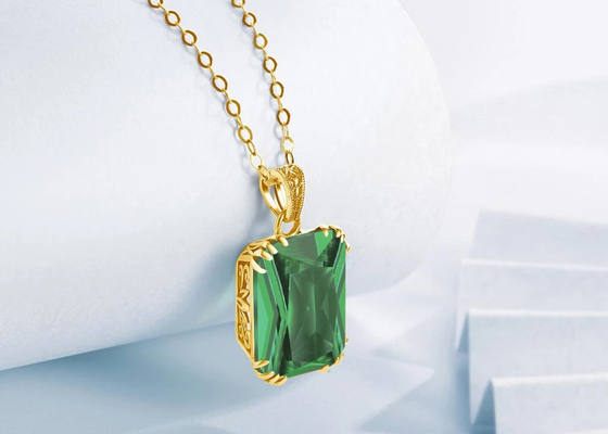 Colares 2.67ct 8×10mm do ouro do vintage 14K com Emerald Pendant natural