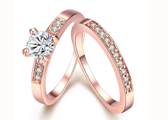 OEM Rose Gold Engagement And Wedding Ring Set com a pedra de 0.44CT 5mm