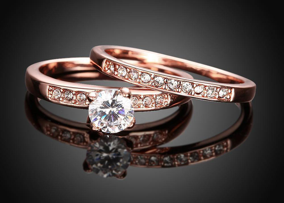 OEM Rose Gold Engagement And Wedding Ring Set com a pedra de 0.44CT 5mm